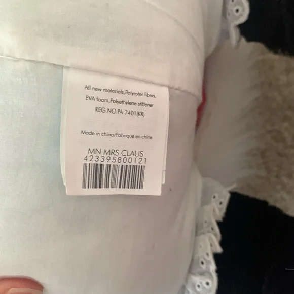 Disney Jumbo Exclusive Christmas MINNIE MOUSE Holiday 29โ Plush - Picture 11 of 13